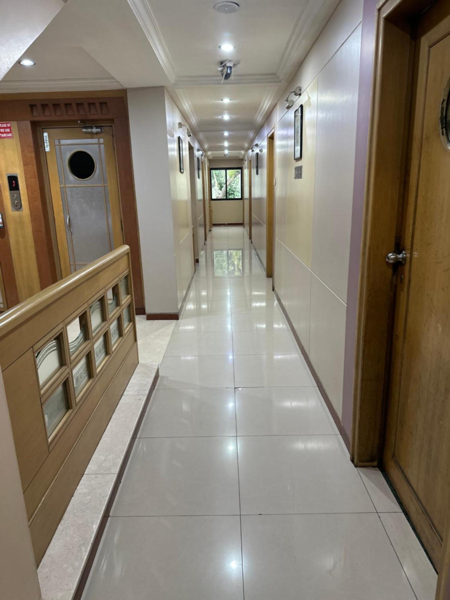 Hotel Ashirwad Пуна Экстерьер фото