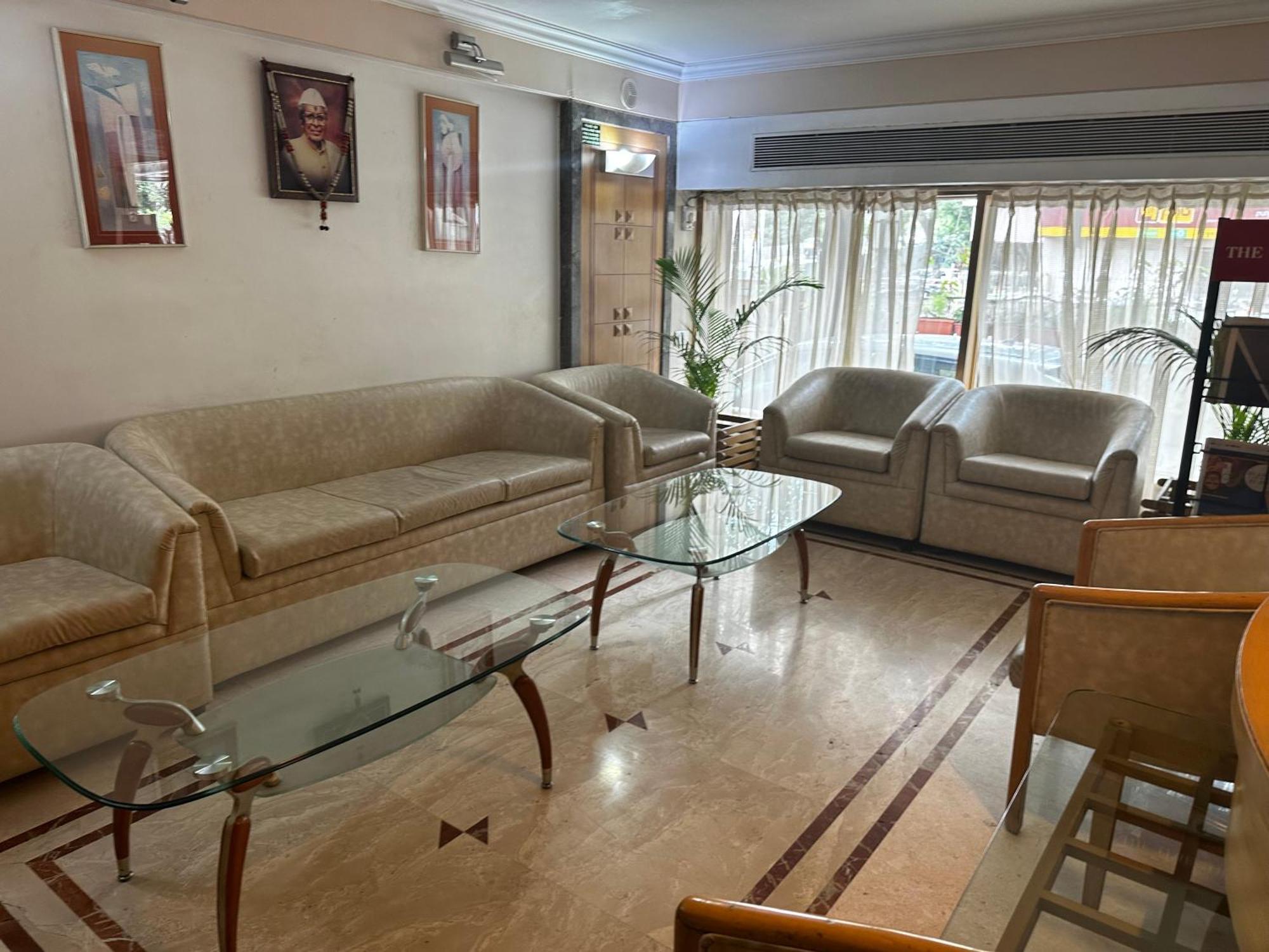 Hotel Ashirwad Пуна Экстерьер фото