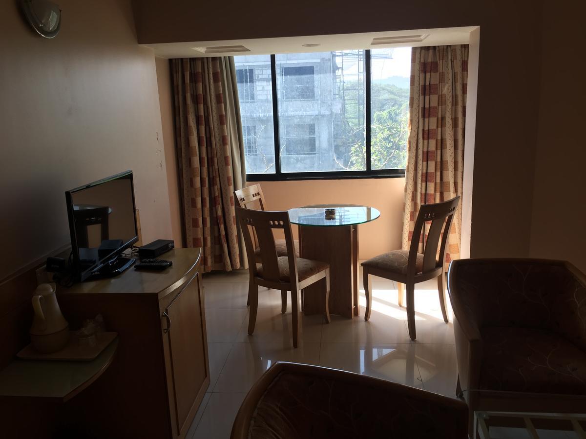 Hotel Ashirwad Пуна Экстерьер фото